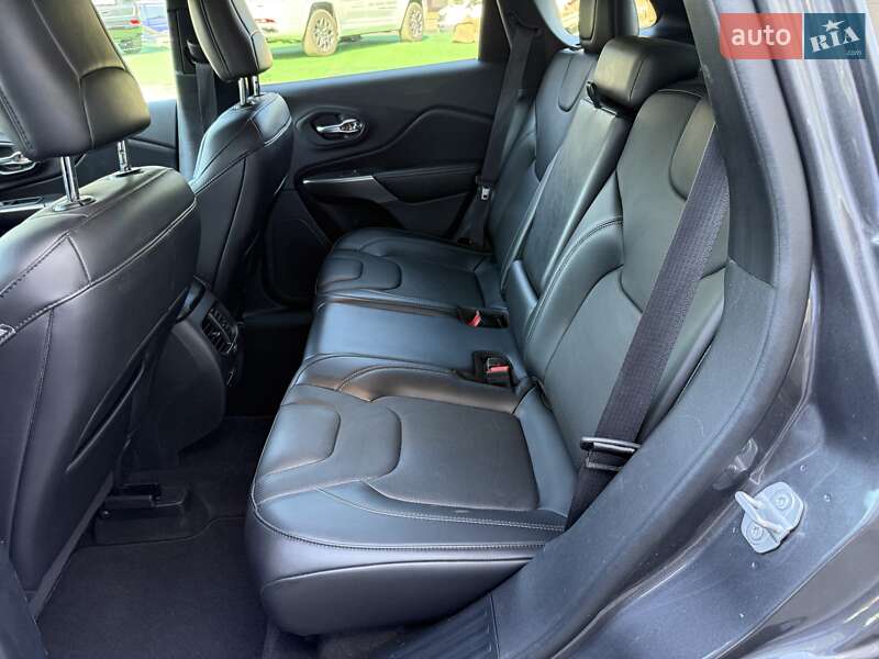 Внедорожник / Кроссовер Jeep Cherokee 2019 в Одессе