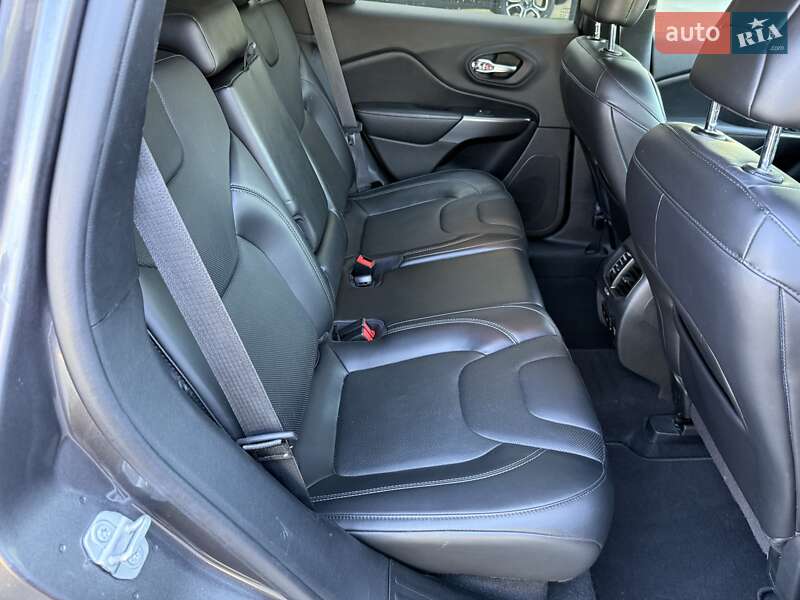 Внедорожник / Кроссовер Jeep Cherokee 2019 в Одессе