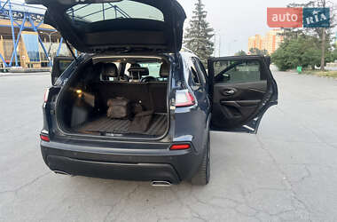 Внедорожник / Кроссовер Jeep Cherokee 2020 в 