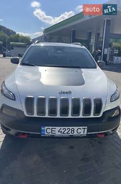 Внедорожник / Кроссовер Jeep Cherokee 2015 в Черновцах