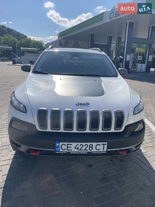 Внедорожник / Кроссовер Jeep Cherokee 2015 в 