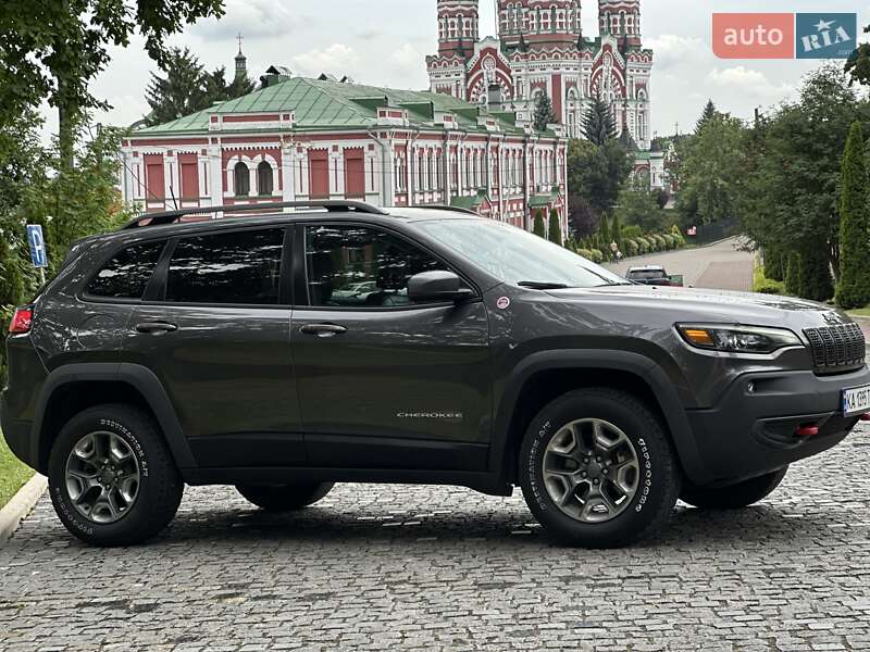 Внедорожник / Кроссовер Jeep Cherokee 2018 в Киеве