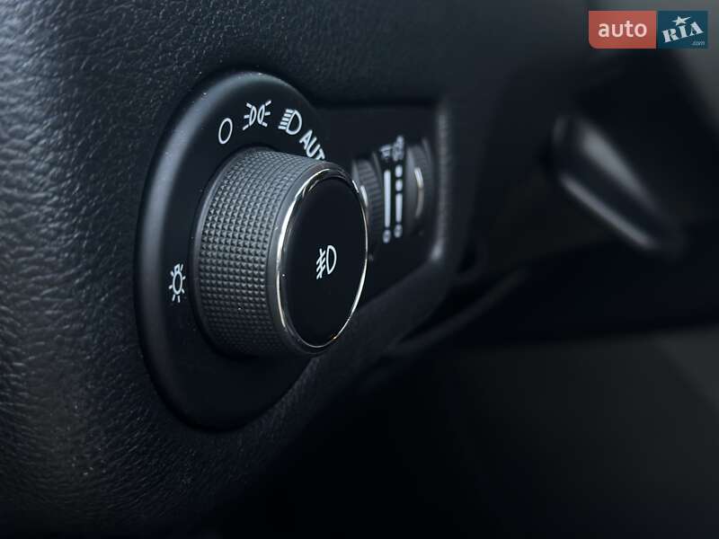 Внедорожник / Кроссовер Jeep Cherokee 2018 в Киеве