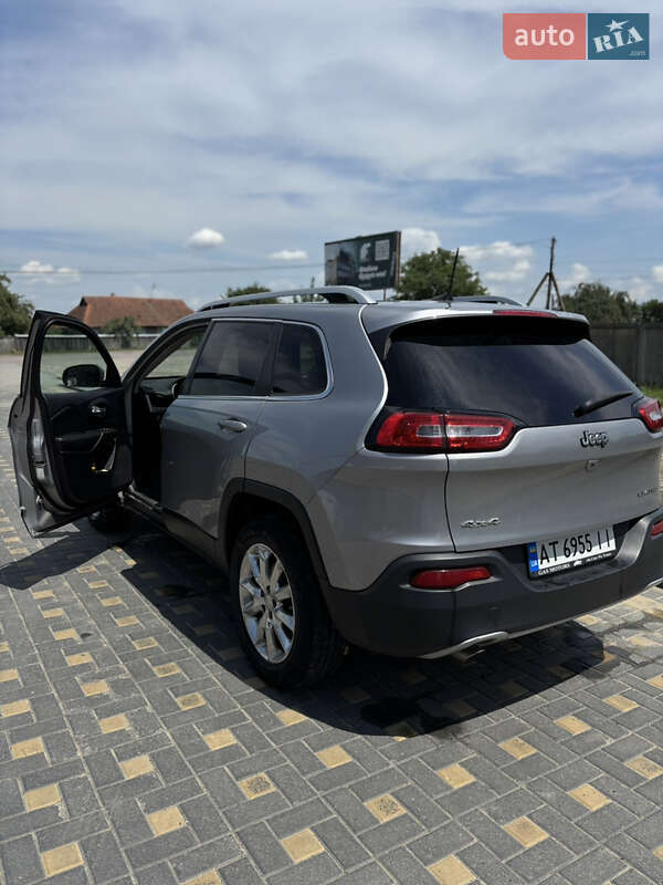 Внедорожник / Кроссовер Jeep Cherokee 2016 в Коломые