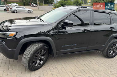 Внедорожник / Кроссовер Jeep Cherokee 2019 в 