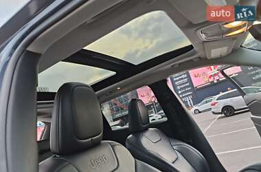 Внедорожник / Кроссовер Jeep Cherokee 2020 в 