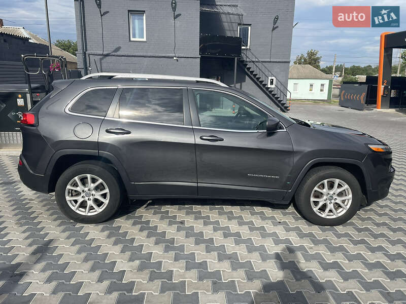 Внедорожник / Кроссовер Jeep Cherokee 2016 в Харькове
