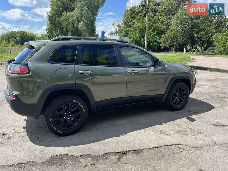 Внедорожник / Кроссовер Jeep Cherokee 2020 в Чернигове