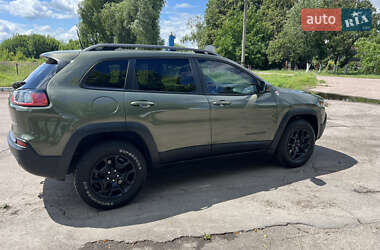 Внедорожник / Кроссовер Jeep Cherokee 2020 в 