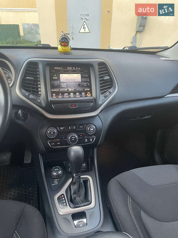 Внедорожник / Кроссовер Jeep Cherokee 2016 в Харькове