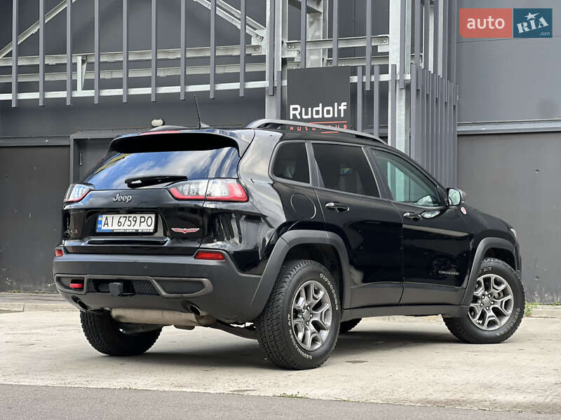 Внедорожник / Кроссовер Jeep Cherokee 2019 в Киеве