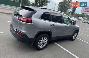 Позашляховик / Кросовер Jeep Cherokee 2015 в 