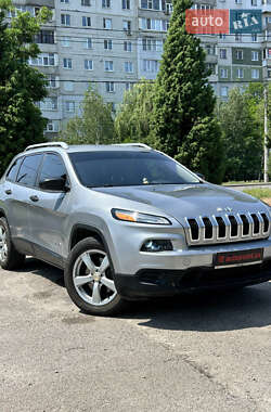 Позашляховик / Кросовер Jeep Cherokee 2013 в 