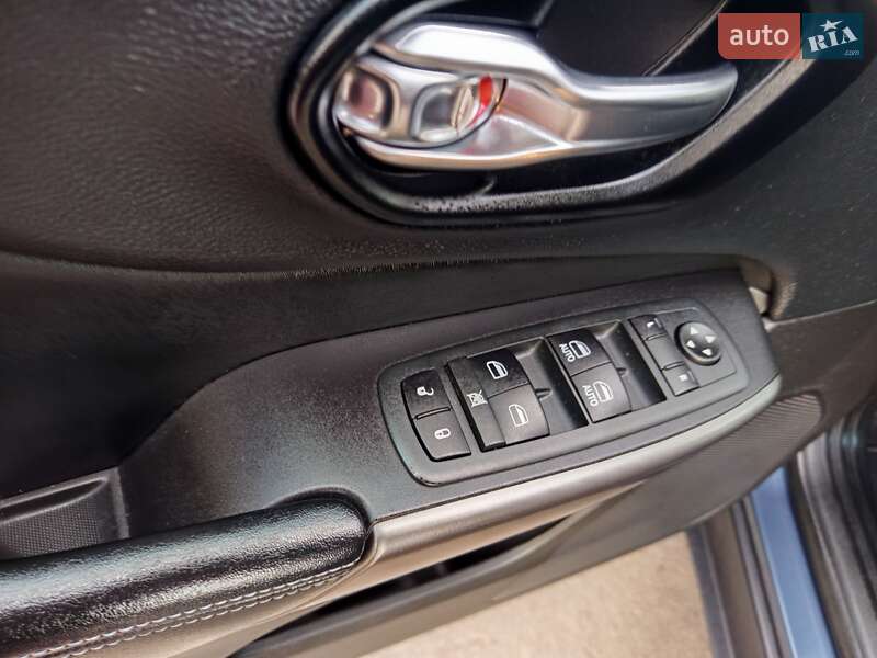 Внедорожник / Кроссовер Jeep Cherokee 2020 в Житомире
