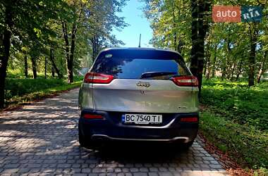 Внедорожник / Кроссовер Jeep Cherokee 2016 в 