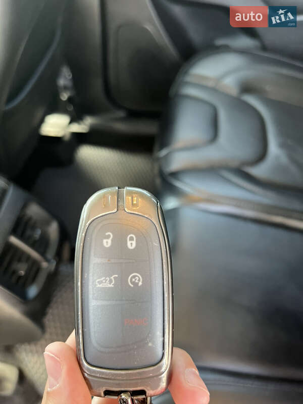 Внедорожник / Кроссовер Jeep Cherokee 2018 в Киеве