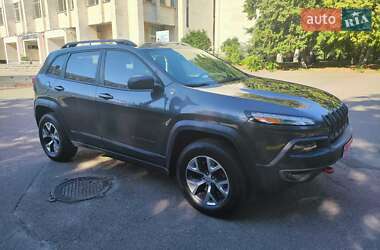 Внедорожник / Кроссовер Jeep Cherokee 2015 в 