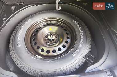 Внедорожник / Кроссовер Jeep Cherokee 2015 в 