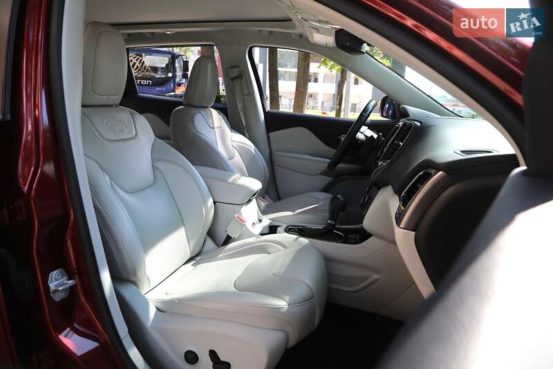 Внедорожник / Кроссовер Jeep Cherokee 2018 в Харькове