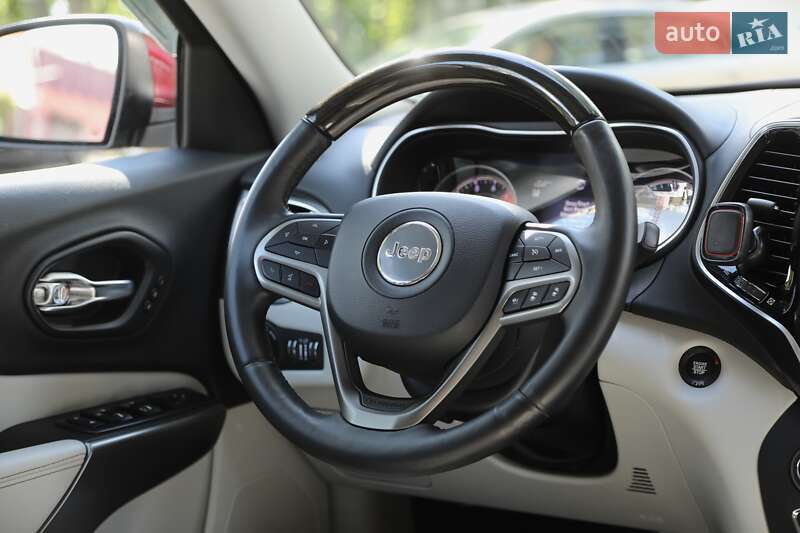 Внедорожник / Кроссовер Jeep Cherokee 2018 в Харькове
