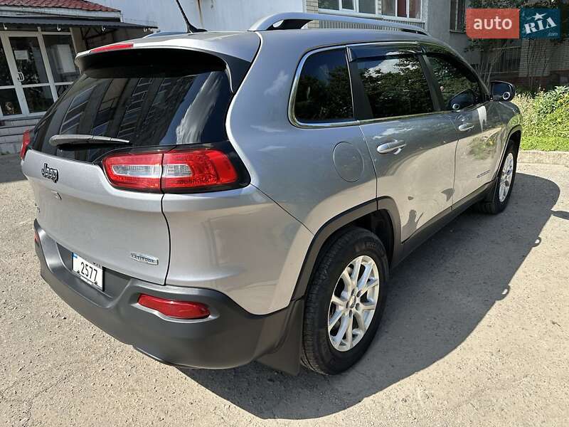 Позашляховик / Кросовер Jeep Cherokee 2014 в Сумах