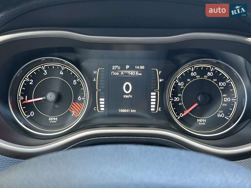 Позашляховик / Кросовер Jeep Cherokee 2014 в Сумах