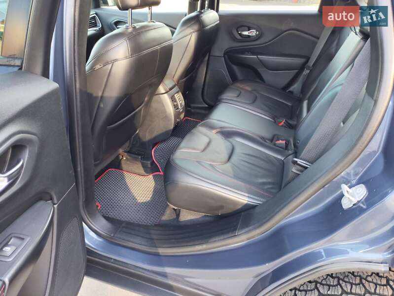 Позашляховик / Кросовер Jeep Cherokee 2019 в Кременчуці