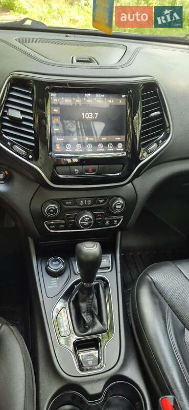 Внедорожник / Кроссовер Jeep Cherokee 2019 в Дубно