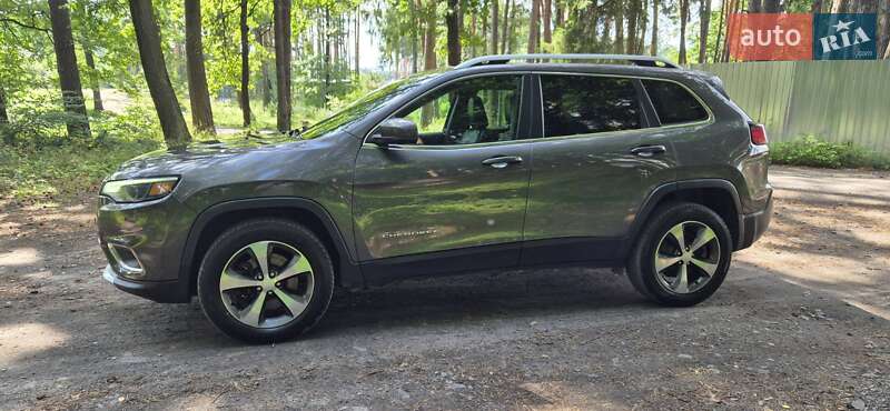 Внедорожник / Кроссовер Jeep Cherokee 2019 в Дубно