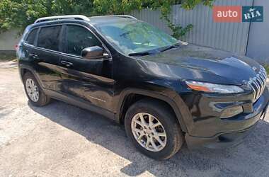 Внедорожник / Кроссовер Jeep Cherokee 2015 в Киеве
