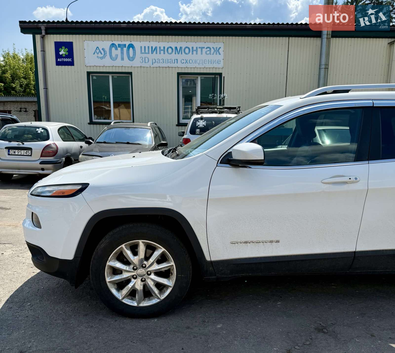 2015 Jeep Cherokee - мініатюра 2