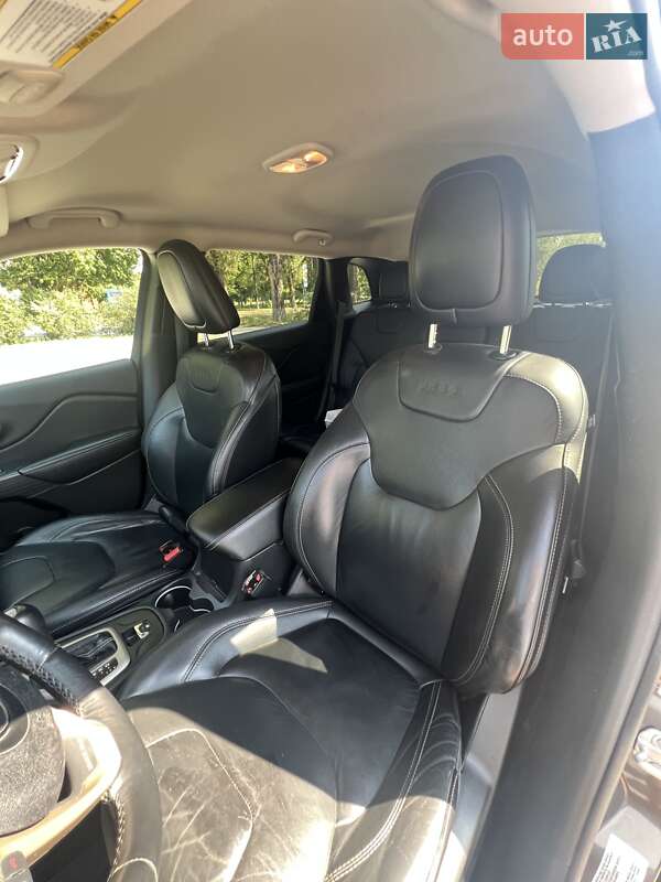 Позашляховик / Кросовер Jeep Cherokee 2015 в Дніпрі