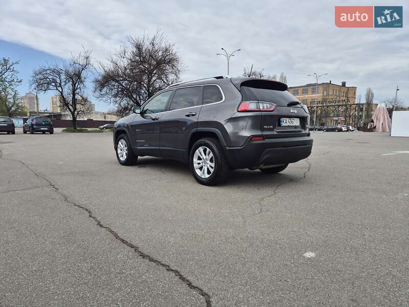 Внедорожник / Кроссовер Jeep Cherokee 2019 в Киеве