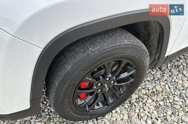 Внедорожник / Кроссовер Jeep Cherokee 2019 в 