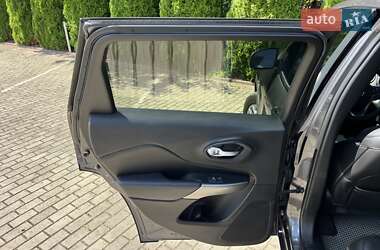 Внедорожник / Кроссовер Jeep Cherokee 2019 в 