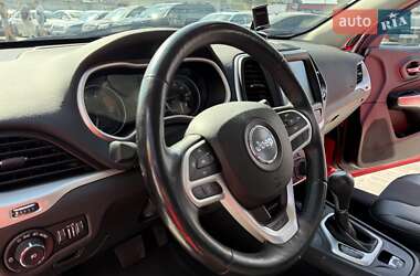Внедорожник / Кроссовер Jeep Cherokee 2017 в 