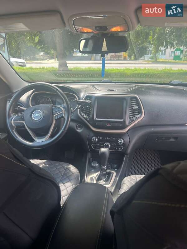 Внедорожник / Кроссовер Jeep Cherokee 2014 в Броварах