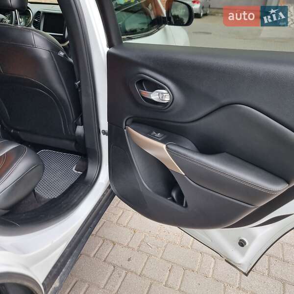 Позашляховик / Кросовер Jeep Cherokee 2016 в Калуші