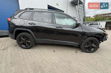 Внедорожник / Кроссовер Jeep Cherokee 2015 в Ровно
