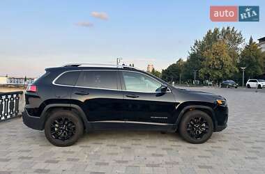 Внедорожник / Кроссовер Jeep Cherokee 2018 в 