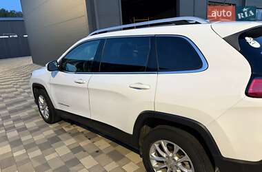 Внедорожник / Кроссовер Jeep Cherokee 2019 в 