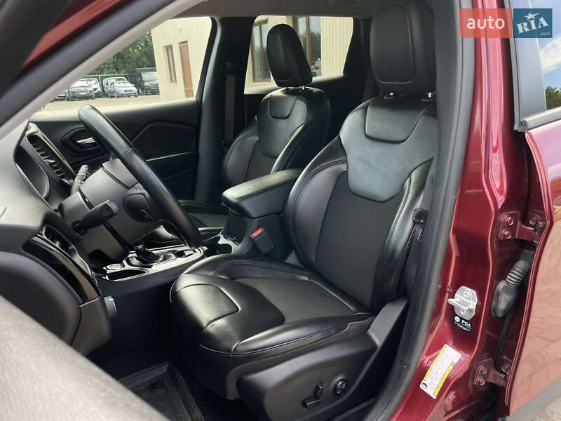 Внедорожник / Кроссовер Jeep Cherokee 2020 в Бердичеве