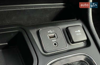 Внедорожник / Кроссовер Jeep Cherokee 2020 в 