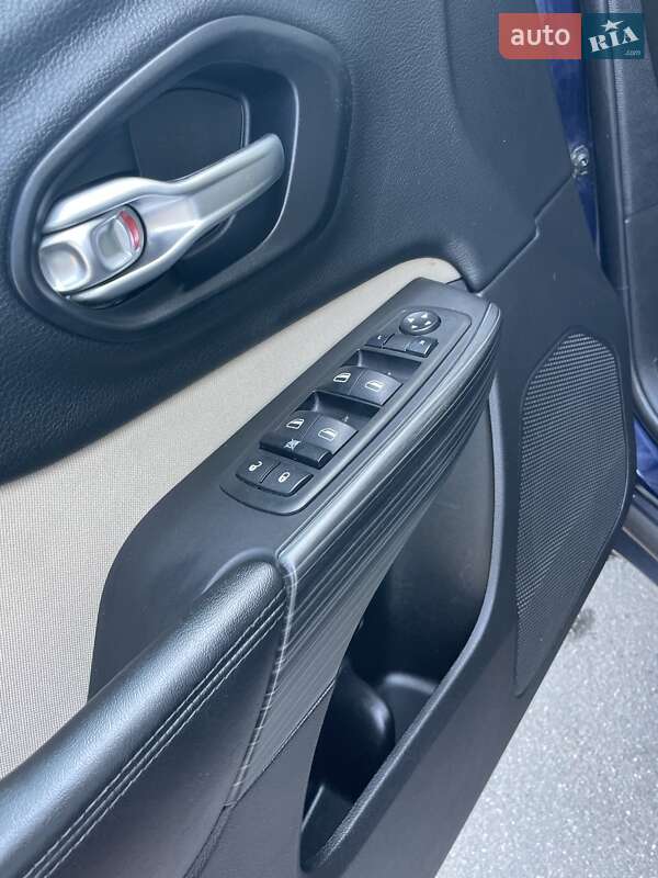 Внедорожник / Кроссовер Jeep Cherokee 2014 в Киеве