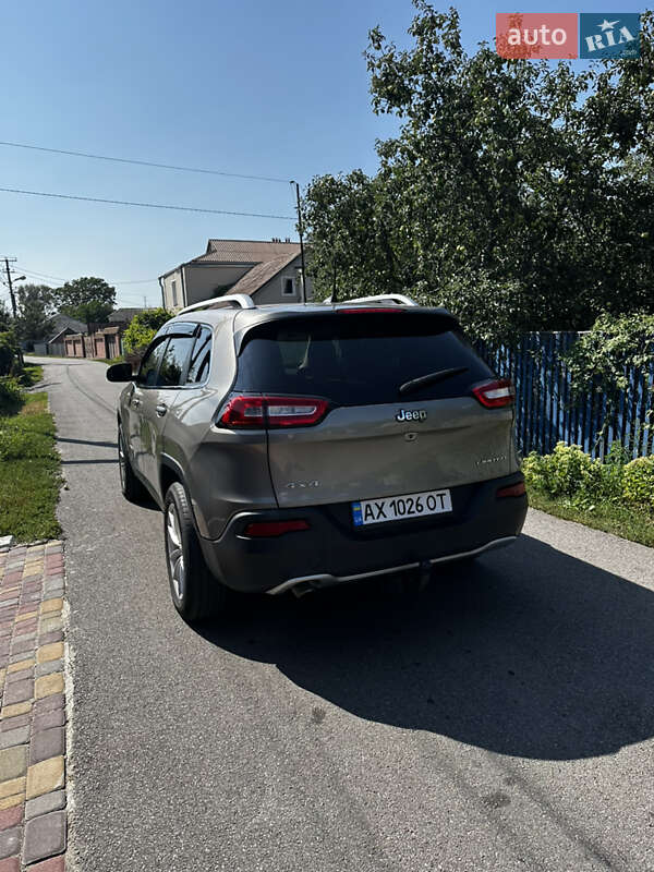 Позашляховик / Кросовер Jeep Cherokee 2016 в Харкові