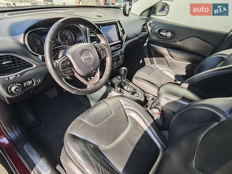 Внедорожник / Кроссовер Jeep Cherokee 2019 в Киеве