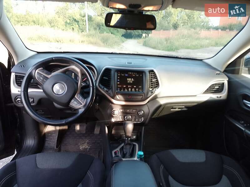Внедорожник / Кроссовер Jeep Cherokee 2014 в Полтаве
