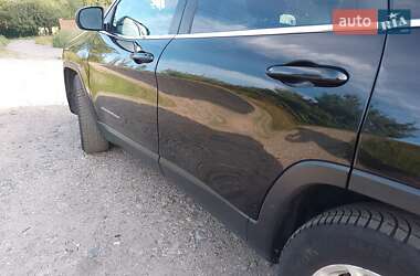 Внедорожник / Кроссовер Jeep Cherokee 2014 в 