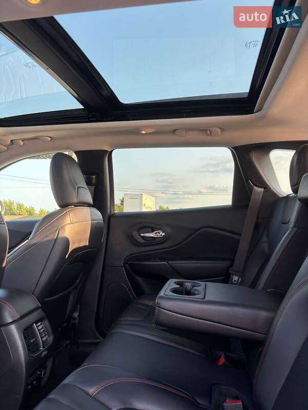 Позашляховик / Кросовер Jeep Cherokee 2020 в Києві фото 10 Позашляховик / Кросовер Jeep Cherokee 2020 в Києві
