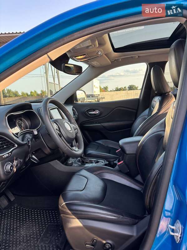 Позашляховик / Кросовер Jeep Cherokee 2020 в Києві фото 15 Позашляховик / Кросовер Jeep Cherokee 2020 в Києві